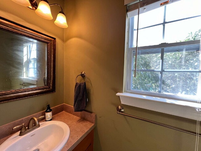 Building Photo - Spacious 4 bedroom home with POOL in sought after neighborhood and schools.