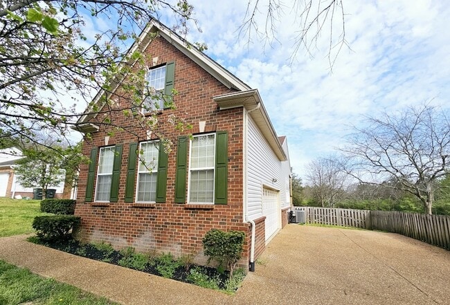 Building Photo - 2408 Bayview Dr