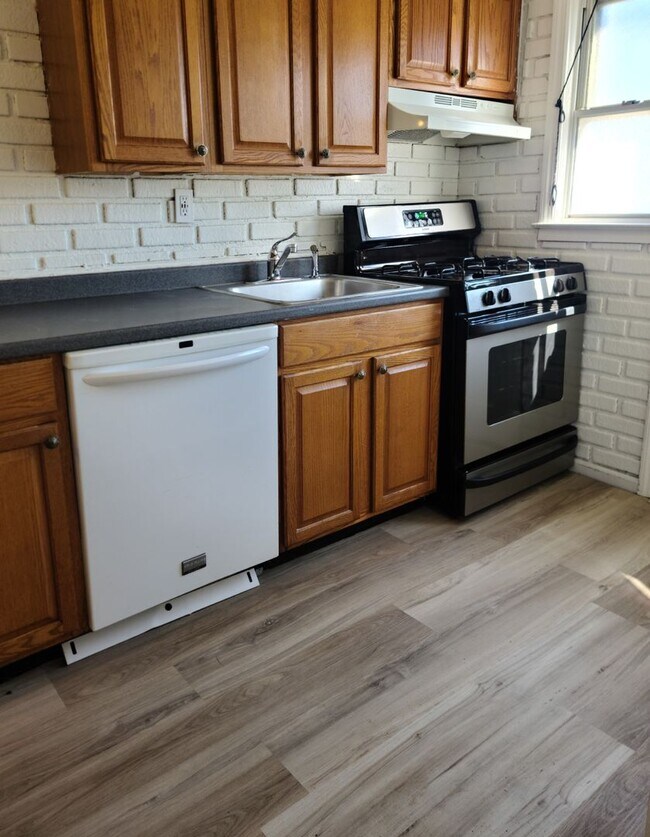 Building Photo - 4443 Scotia Rd