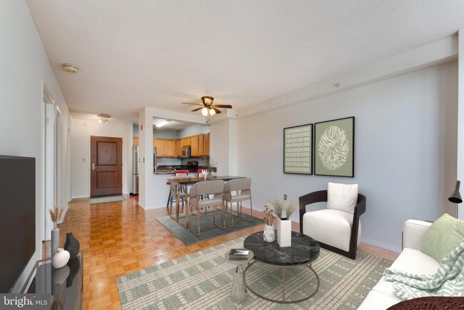 Building Photo - 7111 Woodmont Ave