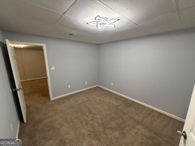 Building Photo - 212 Regal Way W