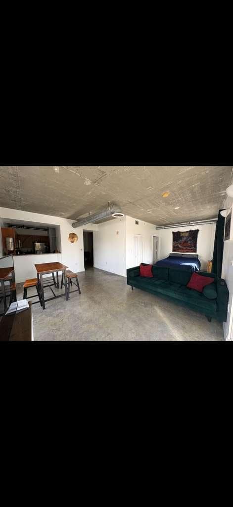 Building Photo - 455 NE 25th St