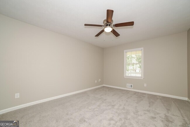 Building Photo - 2780 Deerfield Dr