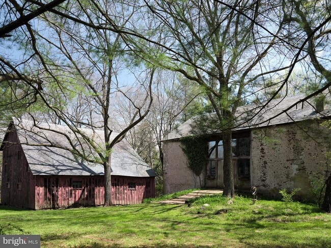Building Photo - 196 Red Hill Rd