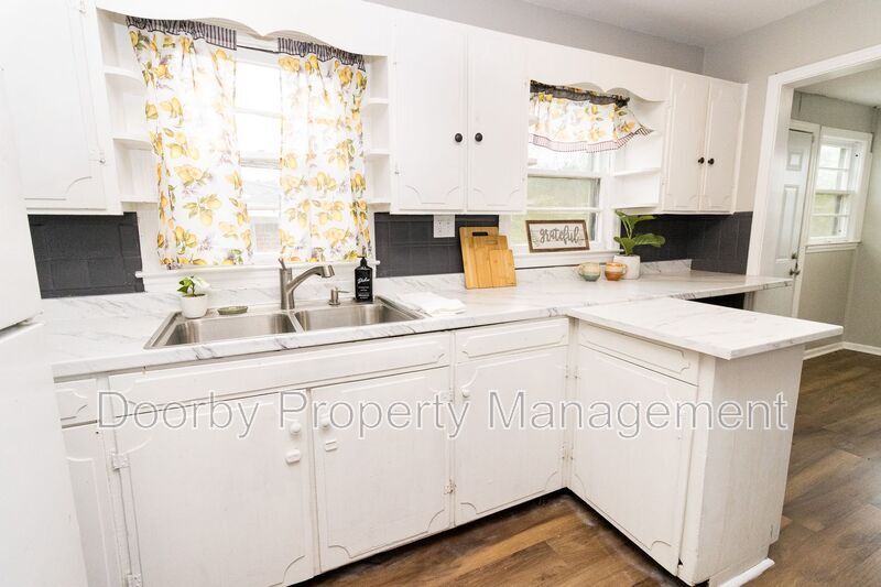 Building Photo - 2609 14th Ave