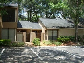 Building Photo - 2/2 first floor unit in Village Townhomes ...