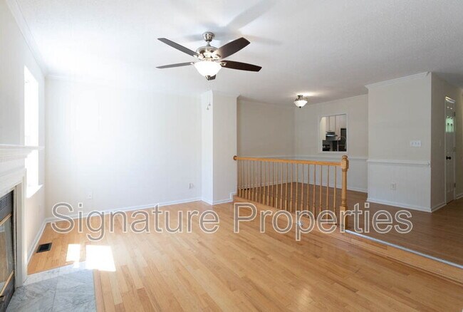 Building Photo - 405 Lakeview Ct