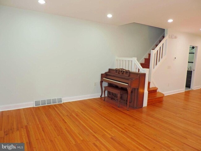 Building Photo - 309 Dartmouth Ave