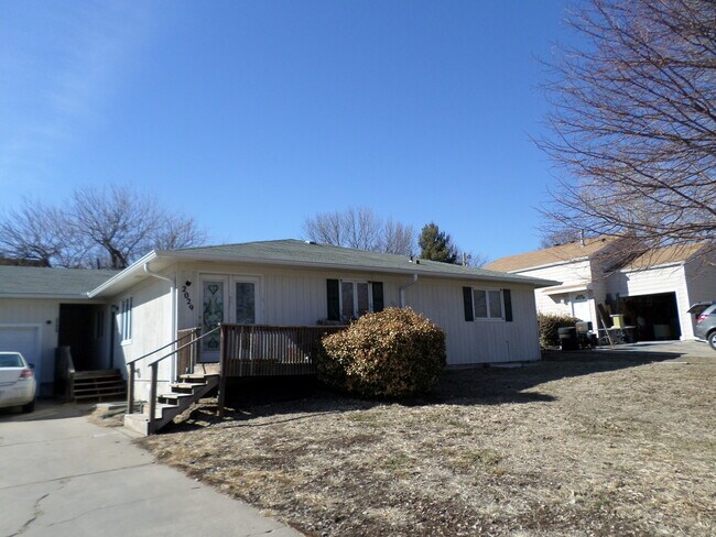 Building Photo - 5 bedrooms 3 bath on Shirley