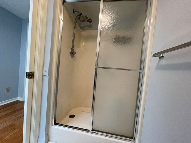 Building Photo - 2 BR 2 Bath Condo in Reflections on the Ri...