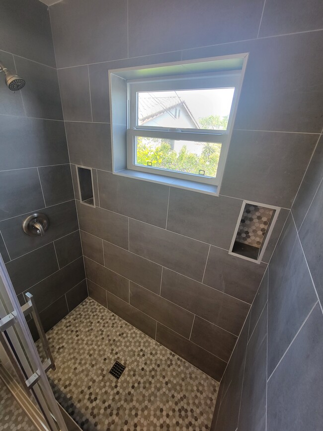 Master Bathroom - 5717 Airdrome St