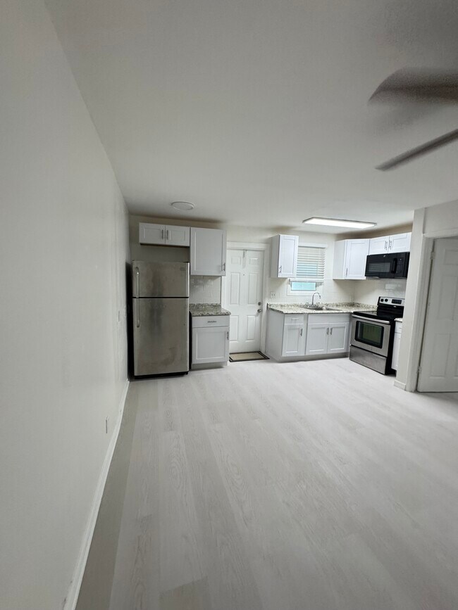 Building Photo - 274 Bayberry Dr