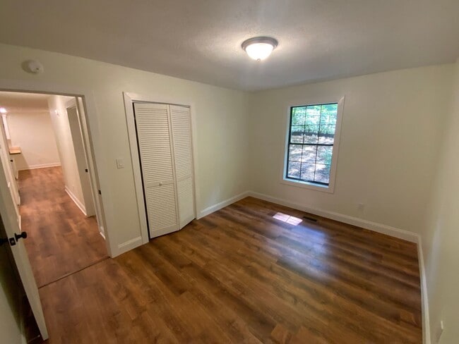 Building Photo - Beautifully Remodeled 3-Bedroom Home with ...