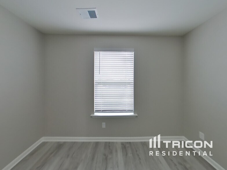Building Photo - 308 Savannah Hills Dr