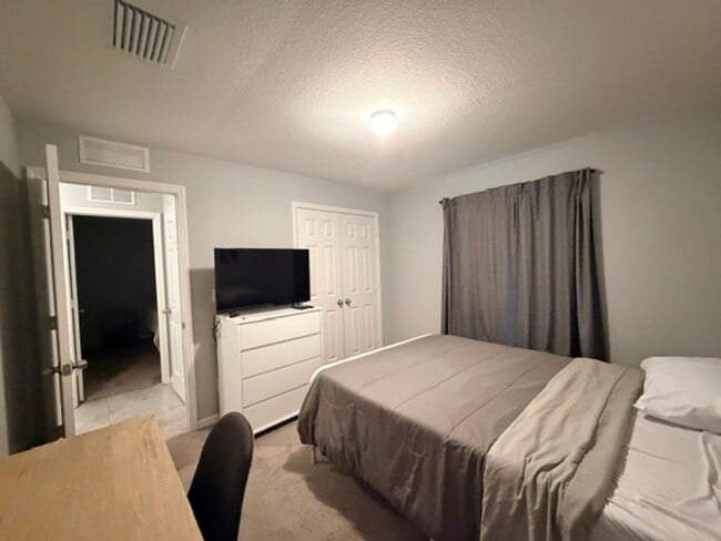 Building Photo - Cape Coral 3/2 Single Family Home