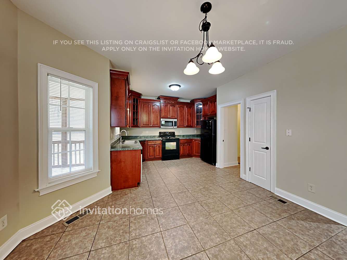Building Photo - 700 Winding Oak Way