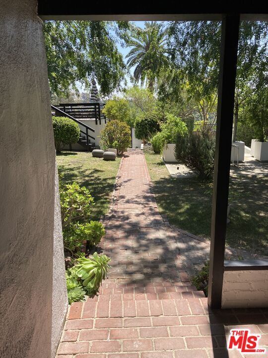 Building Photo - 2035 Park Dr