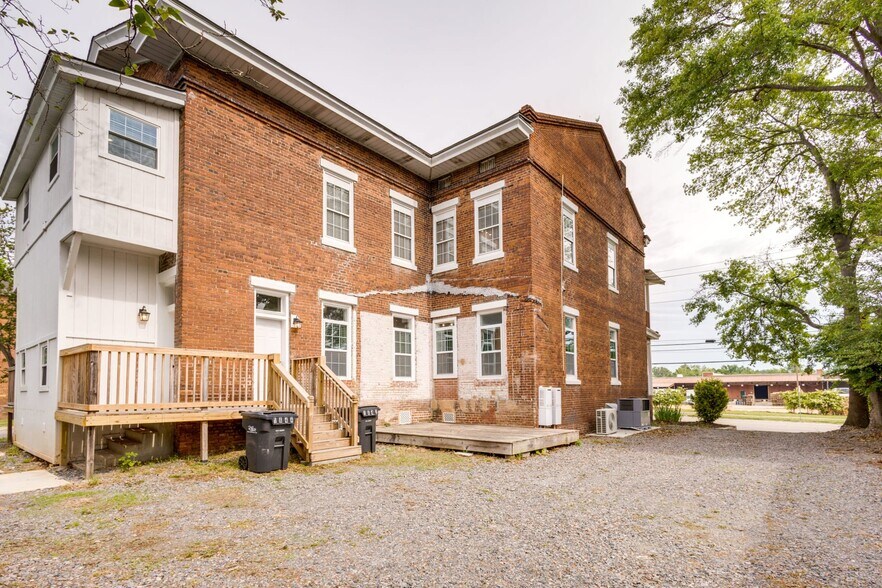 Building Photo - 1642 Broad St