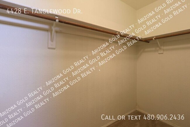 Building Photo - 4428 E Tanglewood Dr