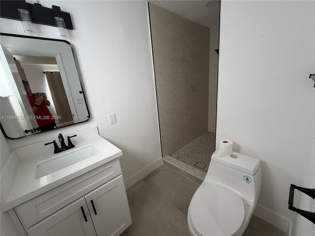 Building Photo - 3581 SW 13th Ct