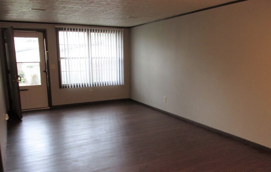 Building Photo - Parkside Village Apartments