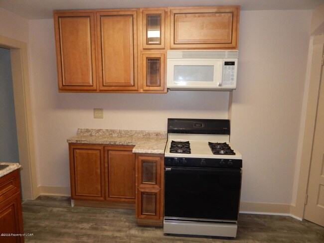 Building Photo - 2 Oneida Pl