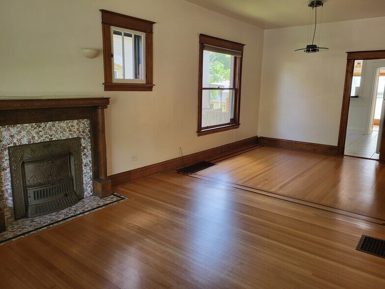 Building Photo - 225 S Lafayette St