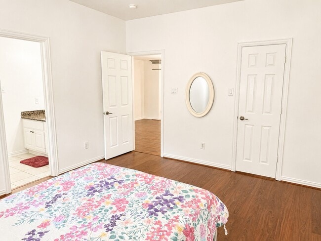 Building Photo - 5507 Cranston Ct