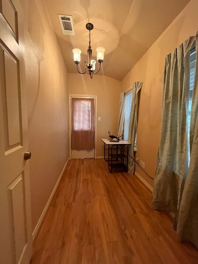 Building Photo - Gated Entry 5 bedroom, 3.5 Bath Home on 16+ Acres in Cleburne - Bring your horses and cattle!