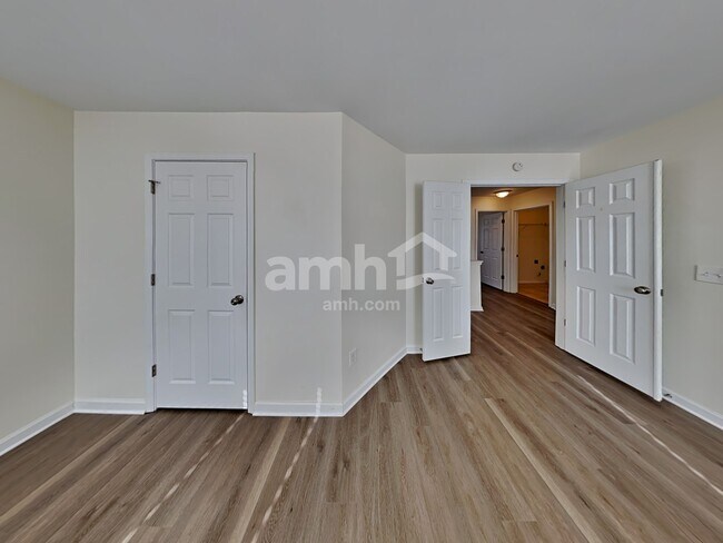 Building Photo - 811 Buffington Way