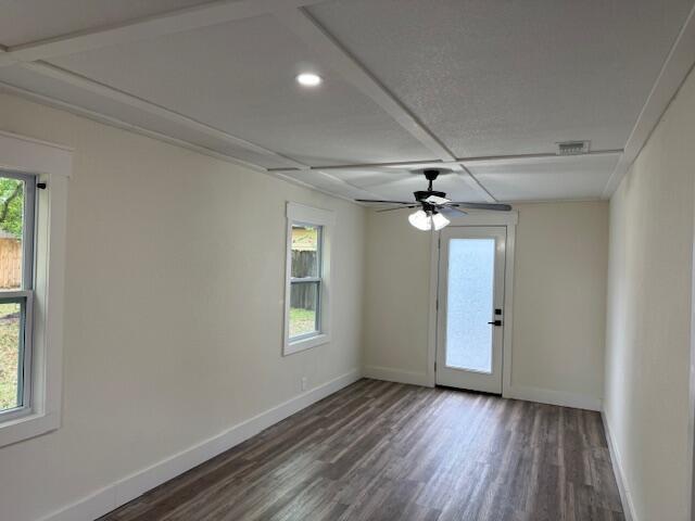 Building Photo - 712 Elise Ln