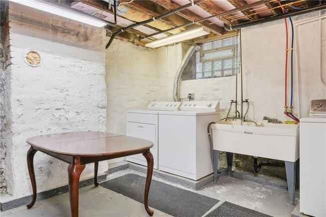 Building Photo - 480 Orchard Ave