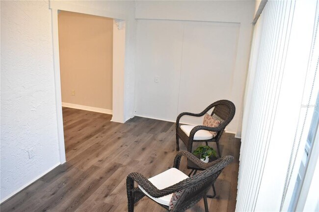 Building Photo - 1906 Canterbury Ln