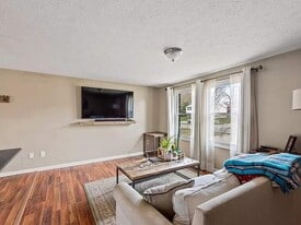 Building Photo - 1353 Firethorne Dr