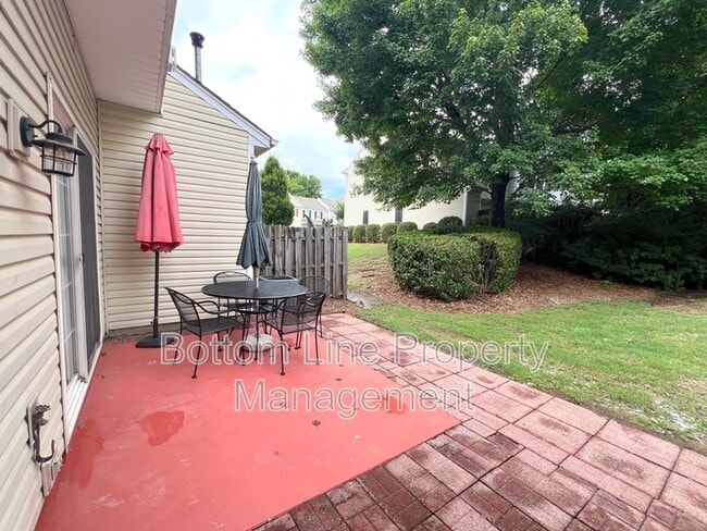 Building Photo - 3279 Mannington Dr