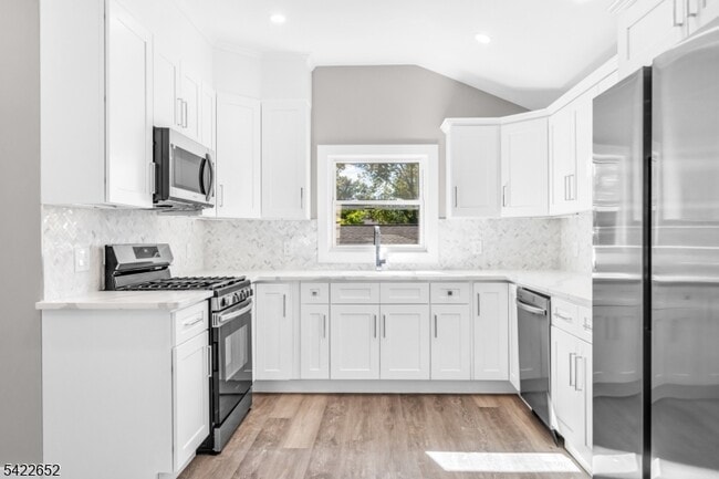 Building Photo - 715 Evans St