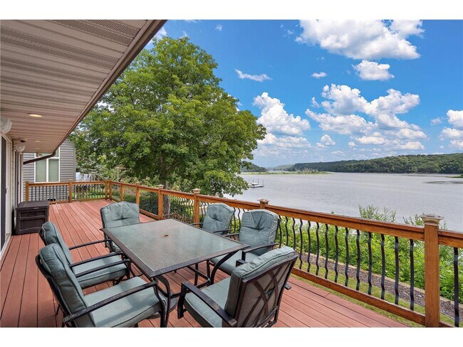 Building Photo - 118 Lakeside Dr