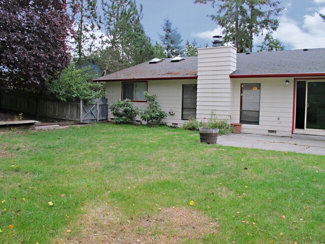 Building Photo - Pet Negotiable 3 Bedroom Home. Fire Place and Garage.