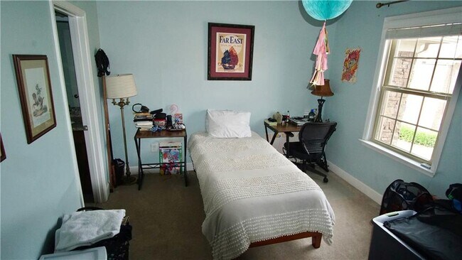 Building Photo - 2503 Norwood Dr SE