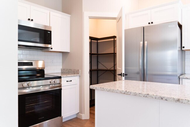 Building Photo - 406 Hideaway Ridge Cir