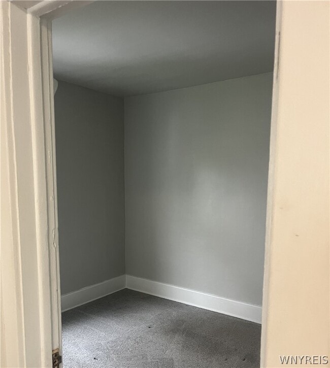 Building Photo - 91 Amber St