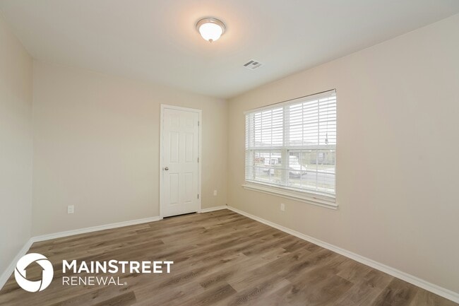 Building Photo - 4405 Windgate W Rd