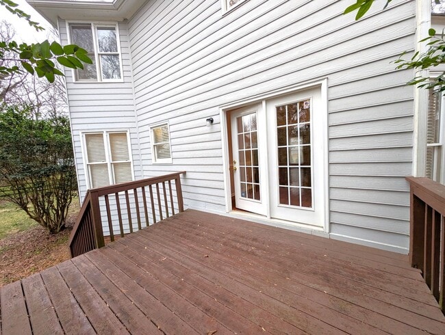 Building Photo - Beautiful 2 story, 4 bed, 2.5 bath Home Located in the Davis Lake Community!