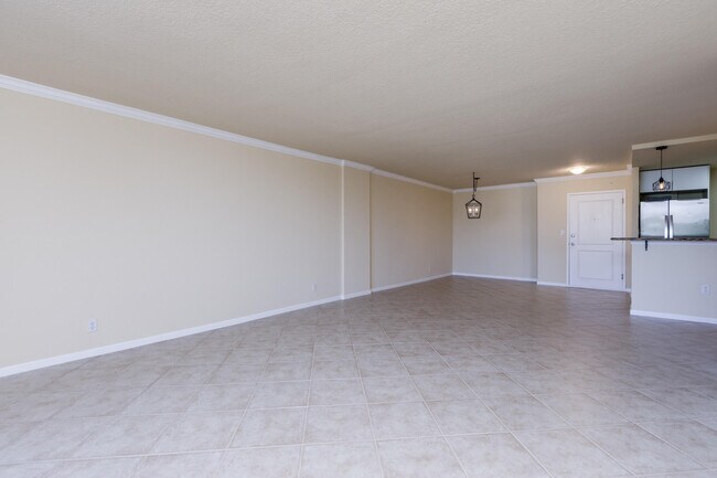 Building Photo - 1000 Spanish River Rd