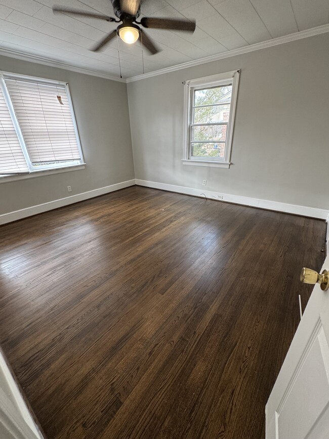 Building Photo - 628 Eastern Ave