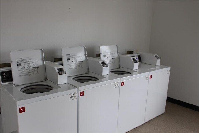 Building Photo - 3316 Guadalupe St