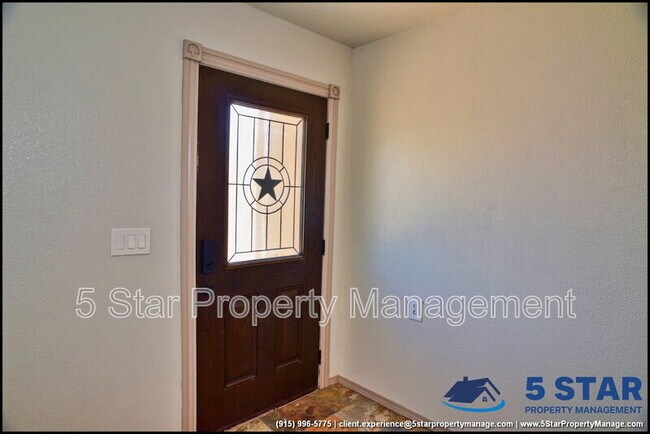 Building Photo - 703 Lt Joe Magellanes Rd