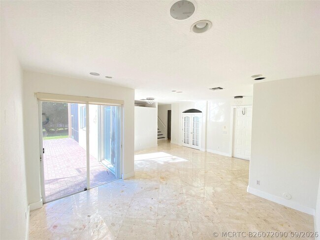 Building Photo - 5830 NW 119th Dr