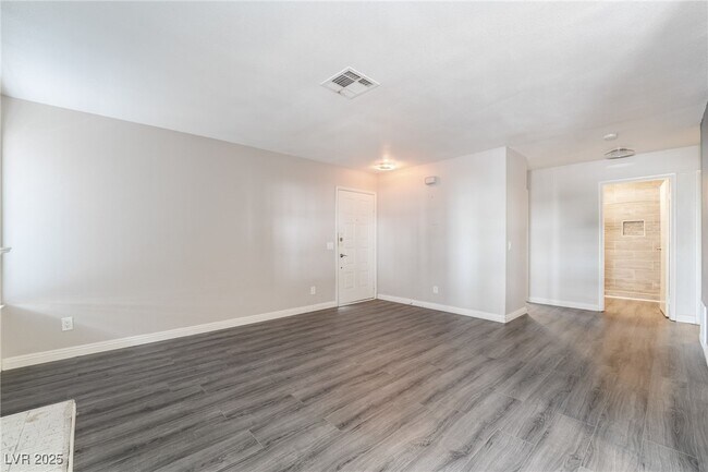Building Photo - 6643 W Tropicana Ave
