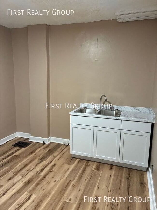 Building Photo - 1515 Wyoming St